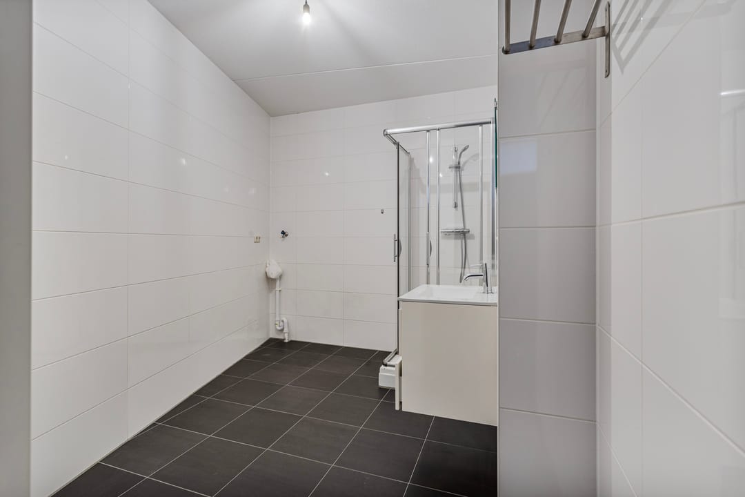 Photo 17 of Coremolen 1-M19