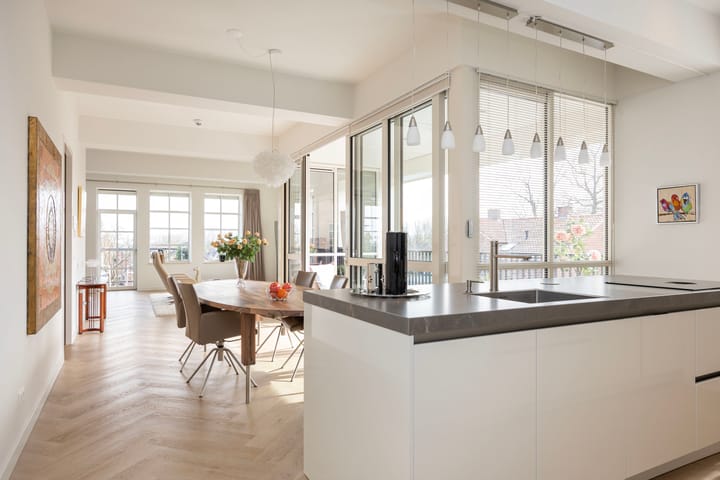 Photo 2 of Oostwal 32-A