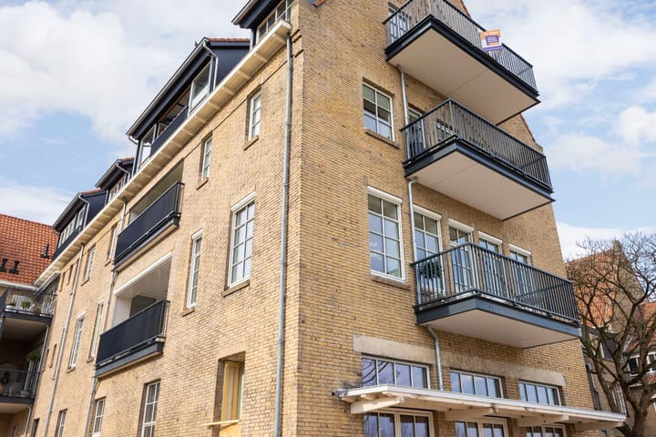 Photo 6 of Oostwal 32-A