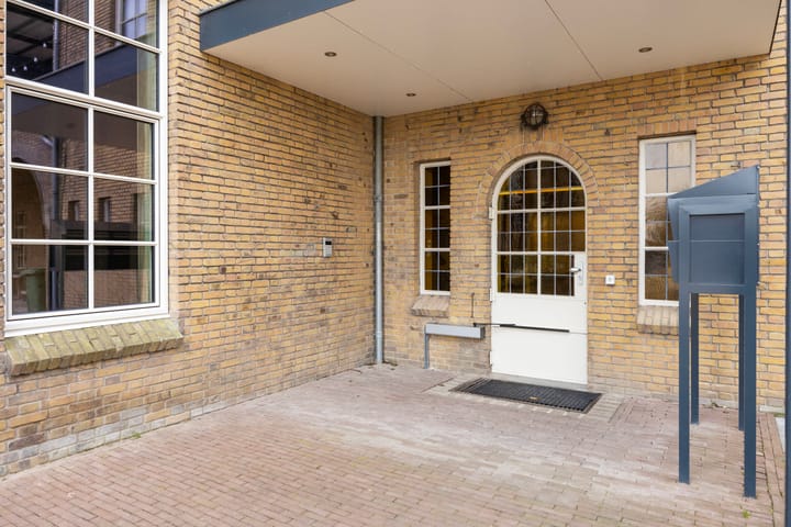 Photo 8 of Oostwal 32-A