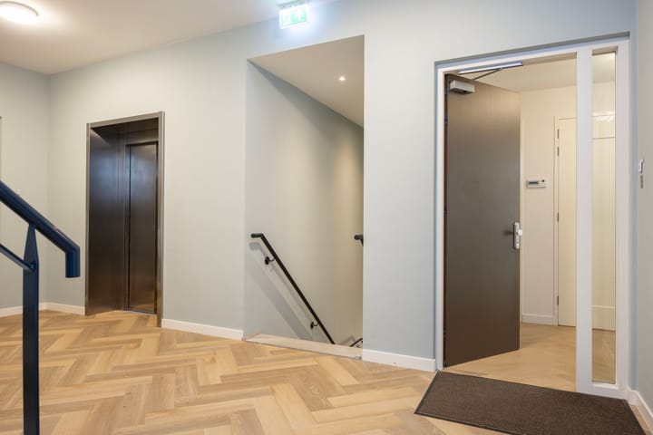 Photo 9 of Oostwal 32-A