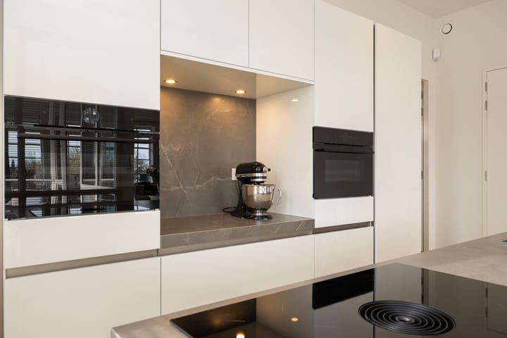 Photo 21 of Oostwal 32-A