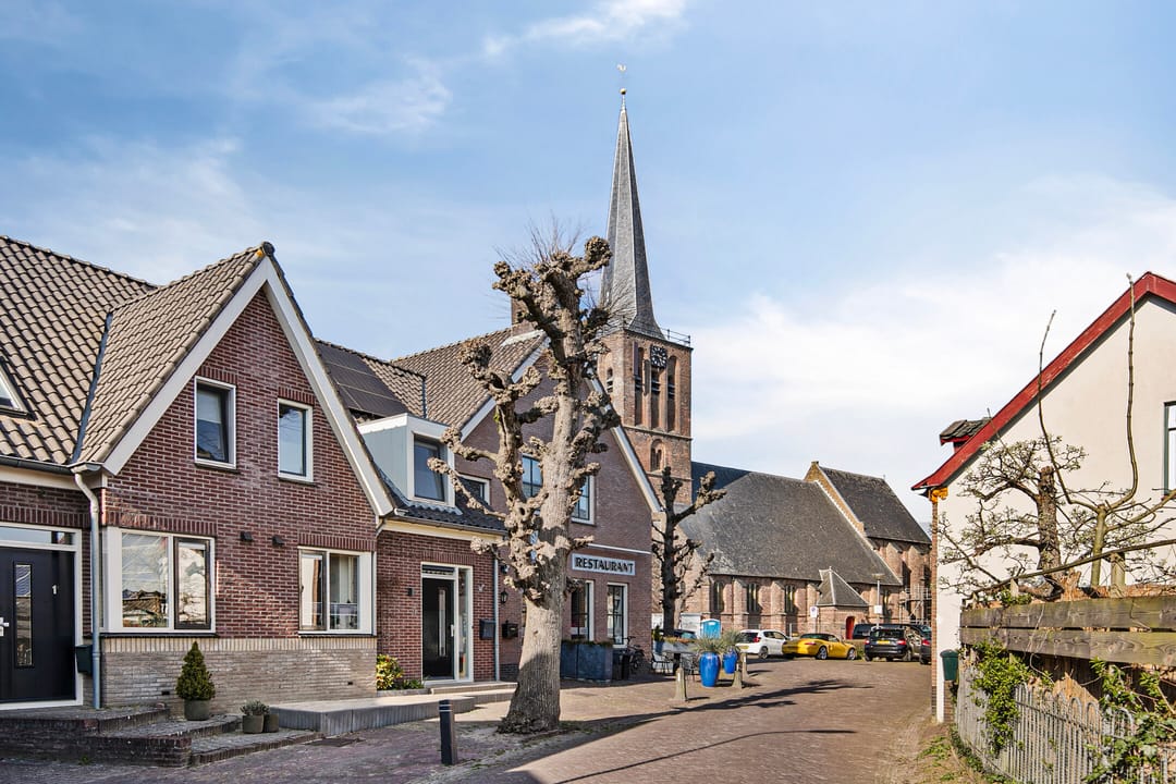 Foto 1 van Dorpsplein 3