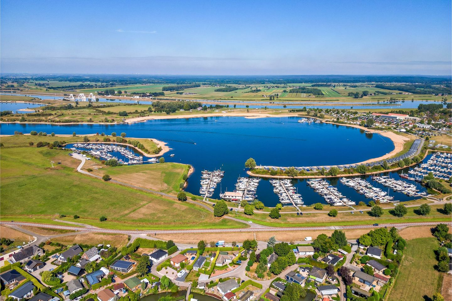 Foto 40 van Dorpsplein 3