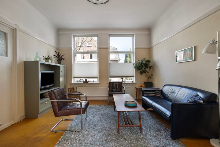 Photo 6 of Robert Regoutstraat 56