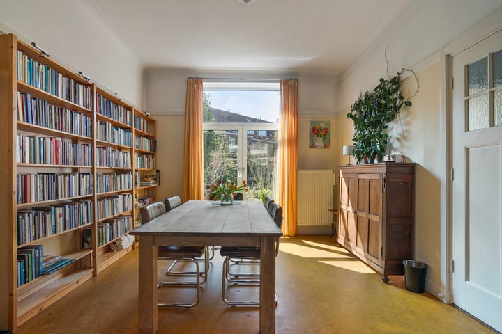 Photo 10 of Robert Regoutstraat 56