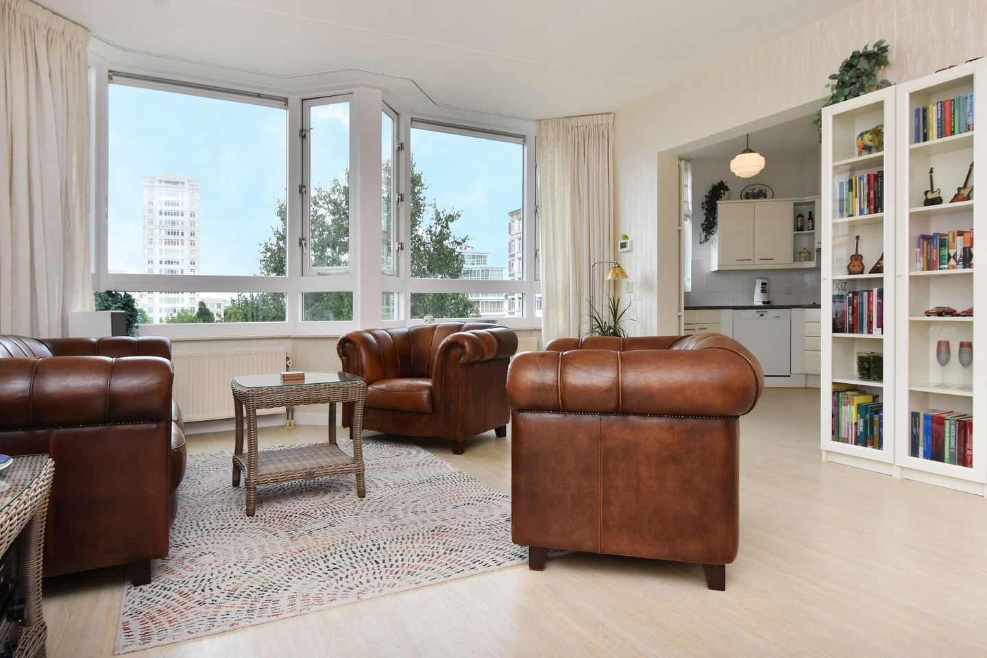 Foto 10 van Burgemeester De Monchyplein 150