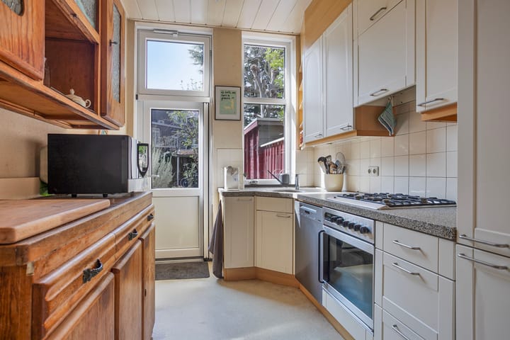 Photo 12 of Robert Regoutstraat 56