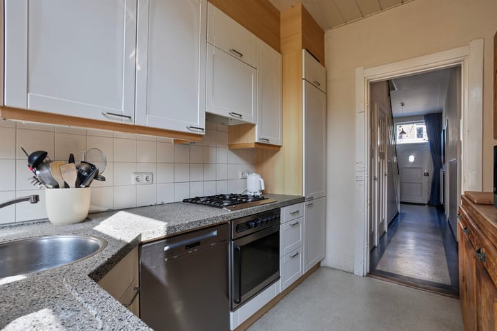 Photo 13 of Robert Regoutstraat 56