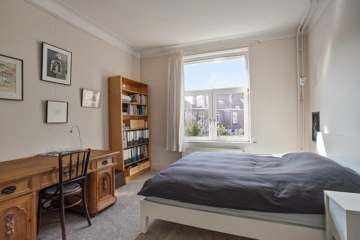 Photo 16 of Robert Regoutstraat 56