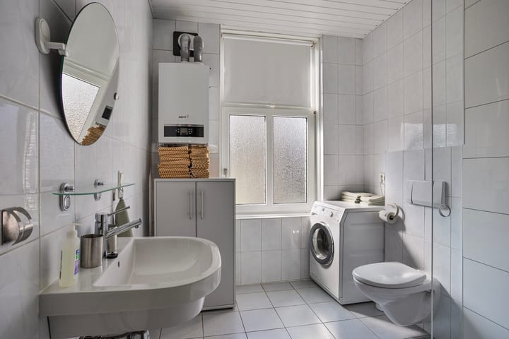 Photo 21 of Robert Regoutstraat 56