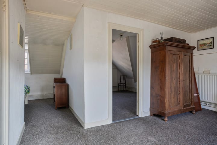 Photo 25 of Robert Regoutstraat 56