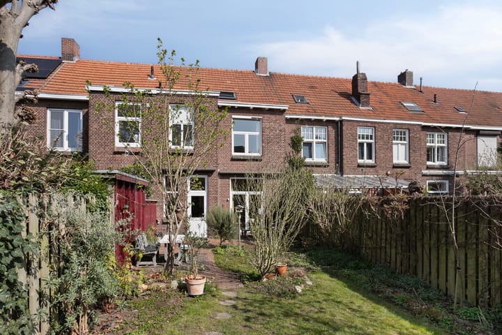 Photo 32 of Robert Regoutstraat 56