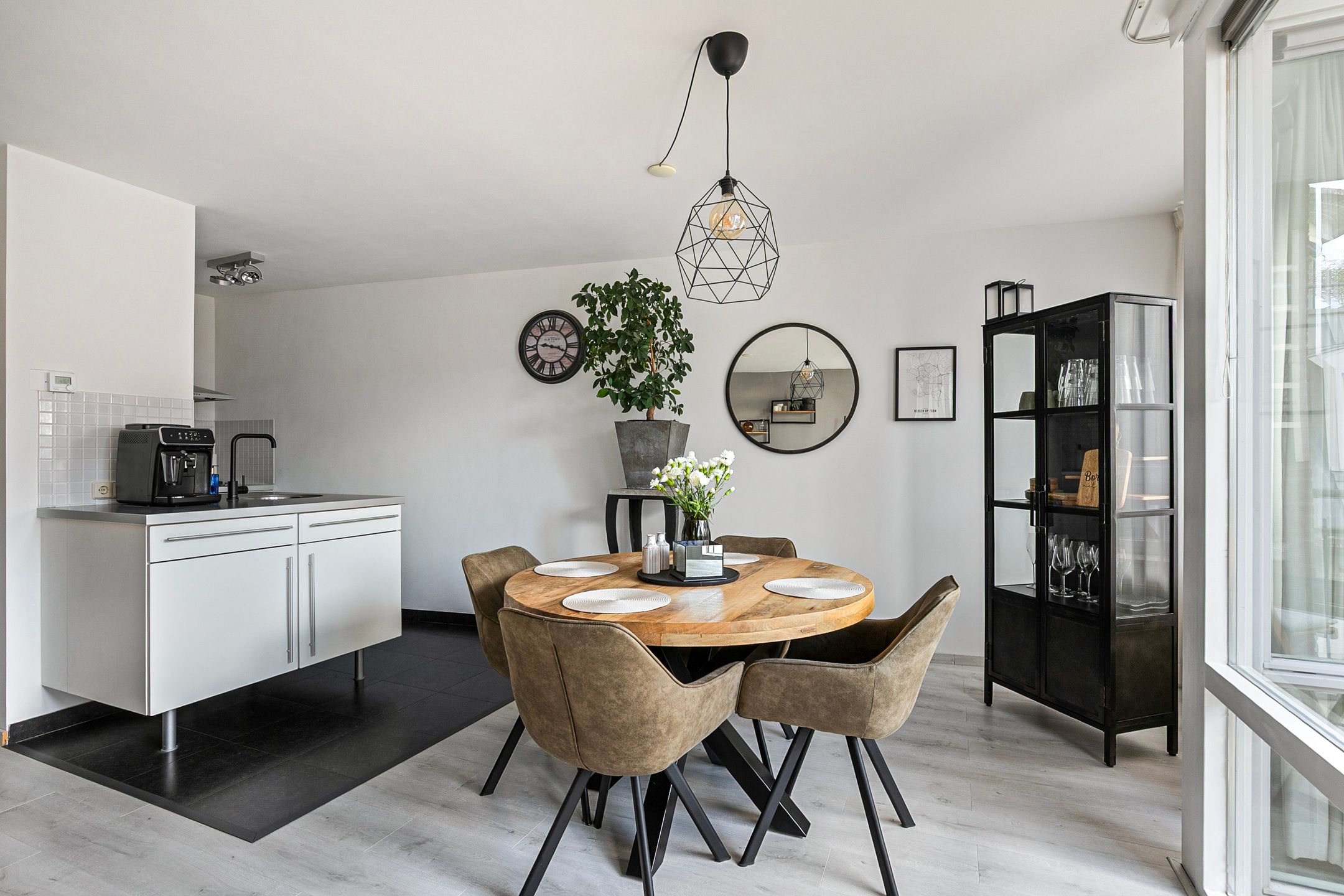 Photo 18 of Sint-Annastraat 50