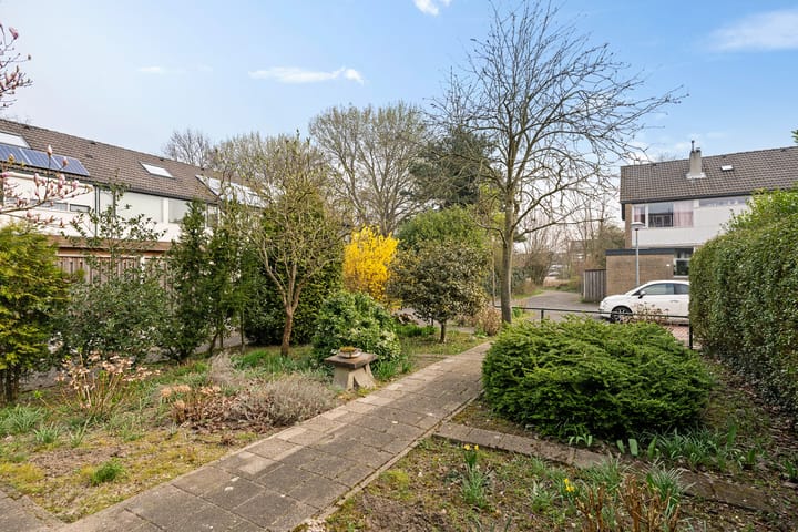 Photo 24 of Delta 83