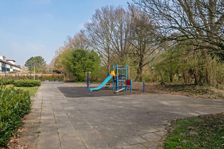 Photo 28 of Delta 83