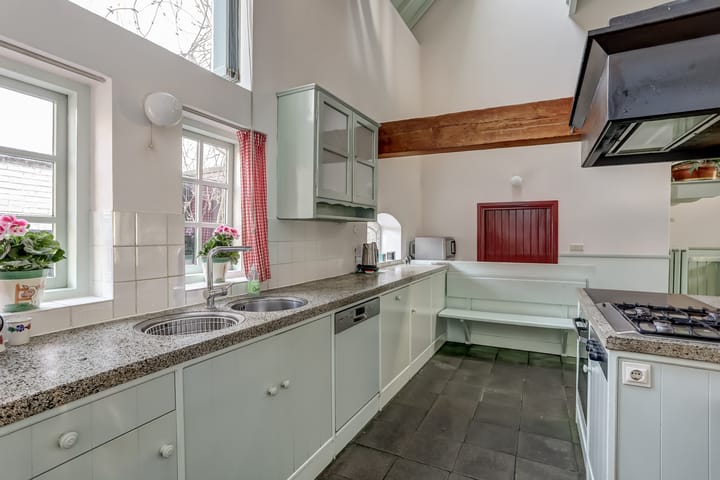 Foto 14 van Schuwacht 324