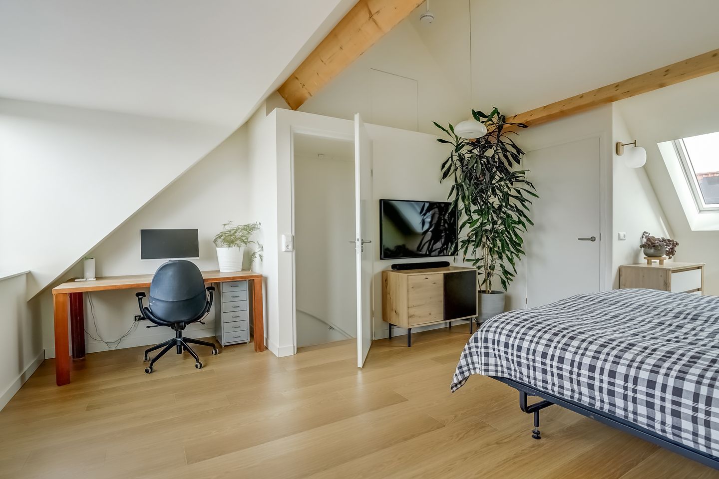 Foto 40 van Cornelis G. Dekkerstraat 17