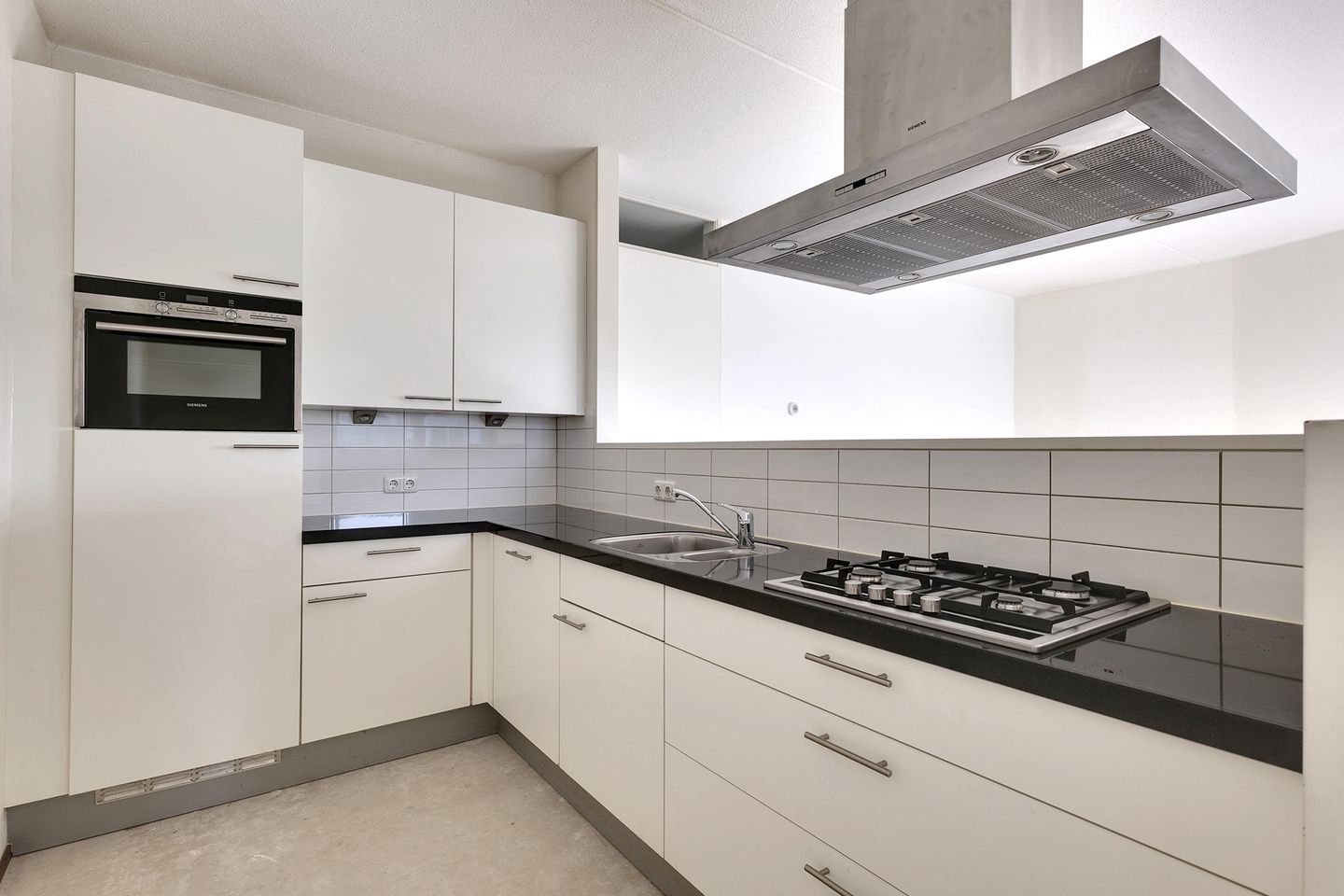 Foto 10 van Churchillplein 11