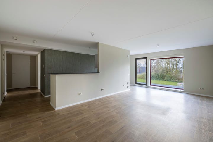 Photo 4 of Voorhof 22