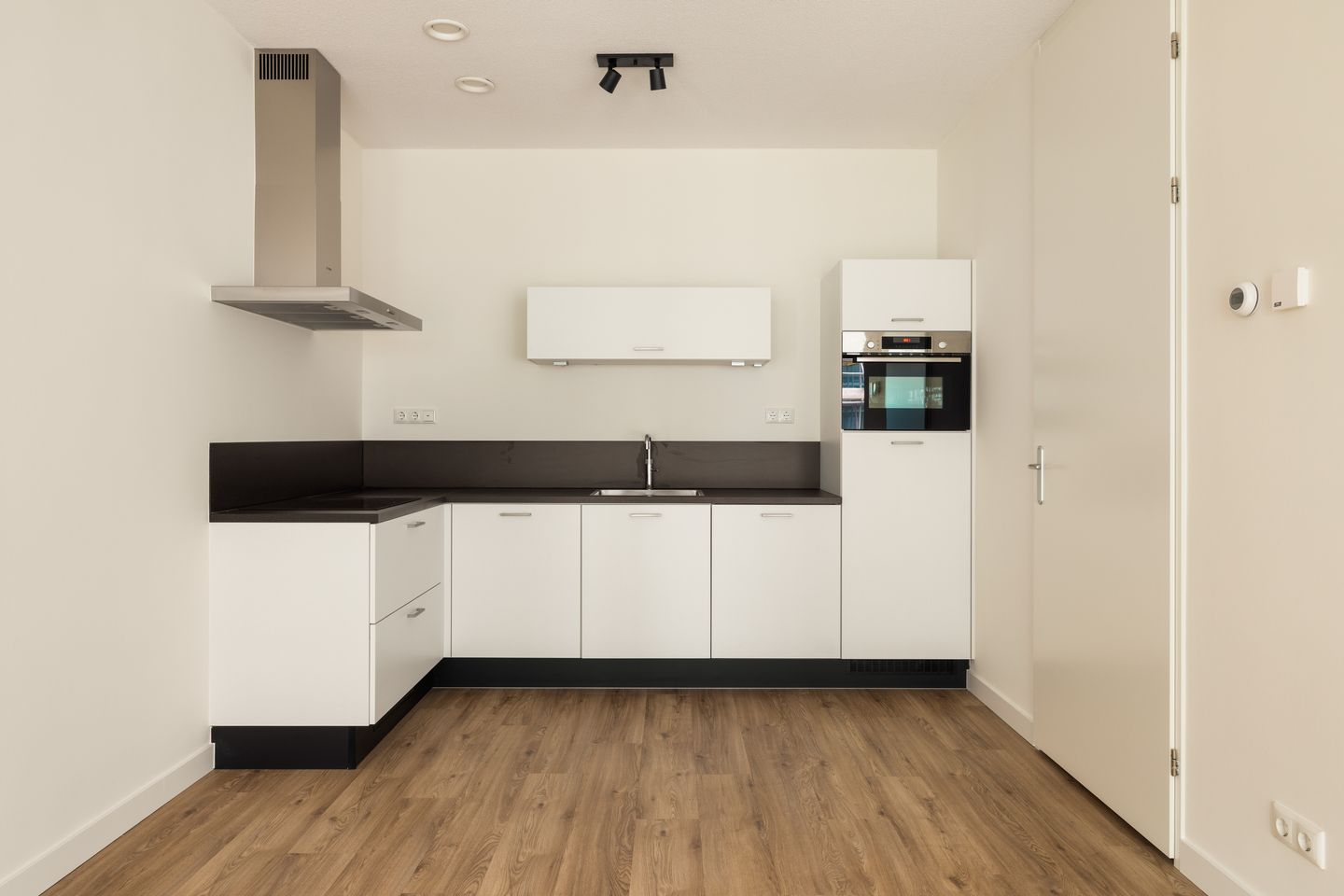 Photo 14 of Dudokstraat 52