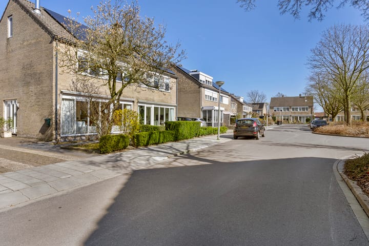 Foto 4 van Bizetstraat 26