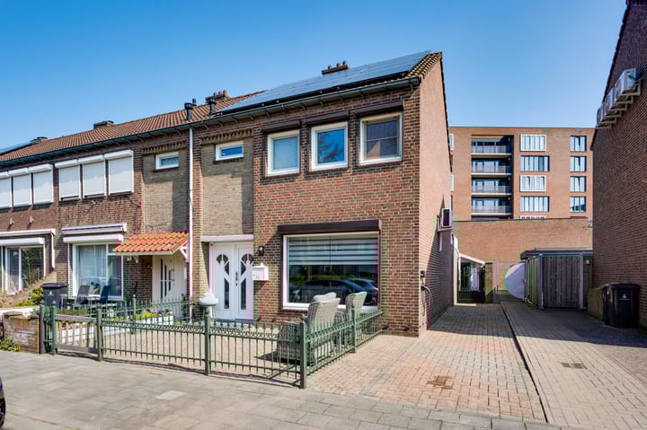 Photo 1 of Jan Pieterszoon Coenstraat 15