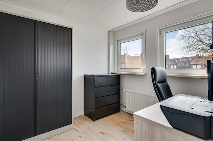 Photo 21 of Jan Pieterszoon Coenstraat 15