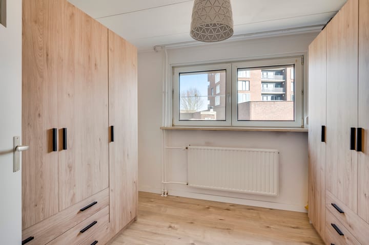 Photo 22 of Jan Pieterszoon Coenstraat 15