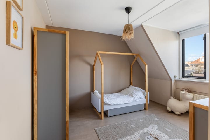 Foto 16 van Julianastraat 15-A