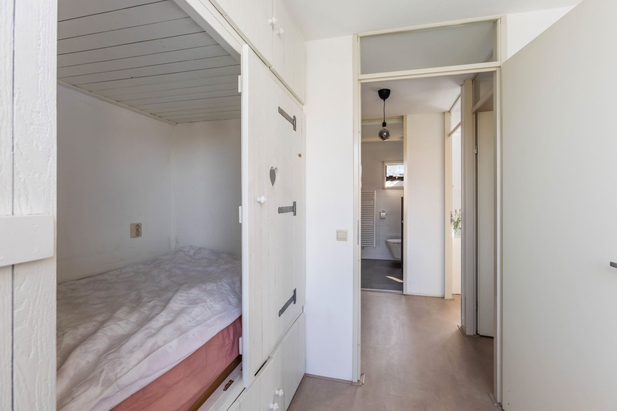 Photo 21 of Julianastraat 15-A