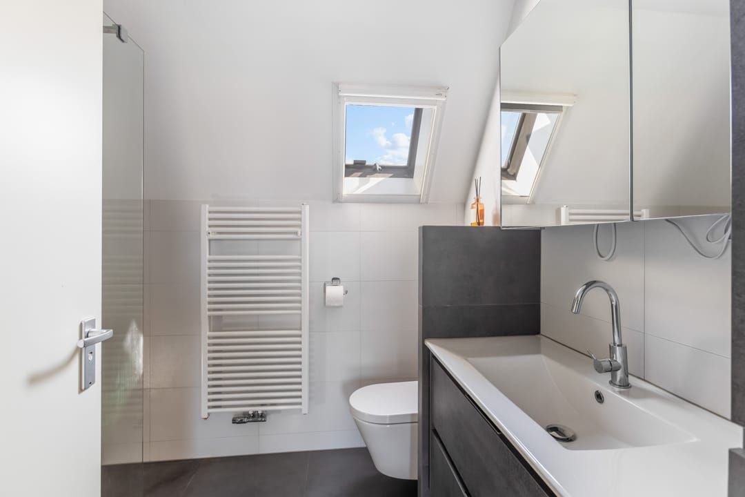 Photo 22 of Julianastraat 15-A