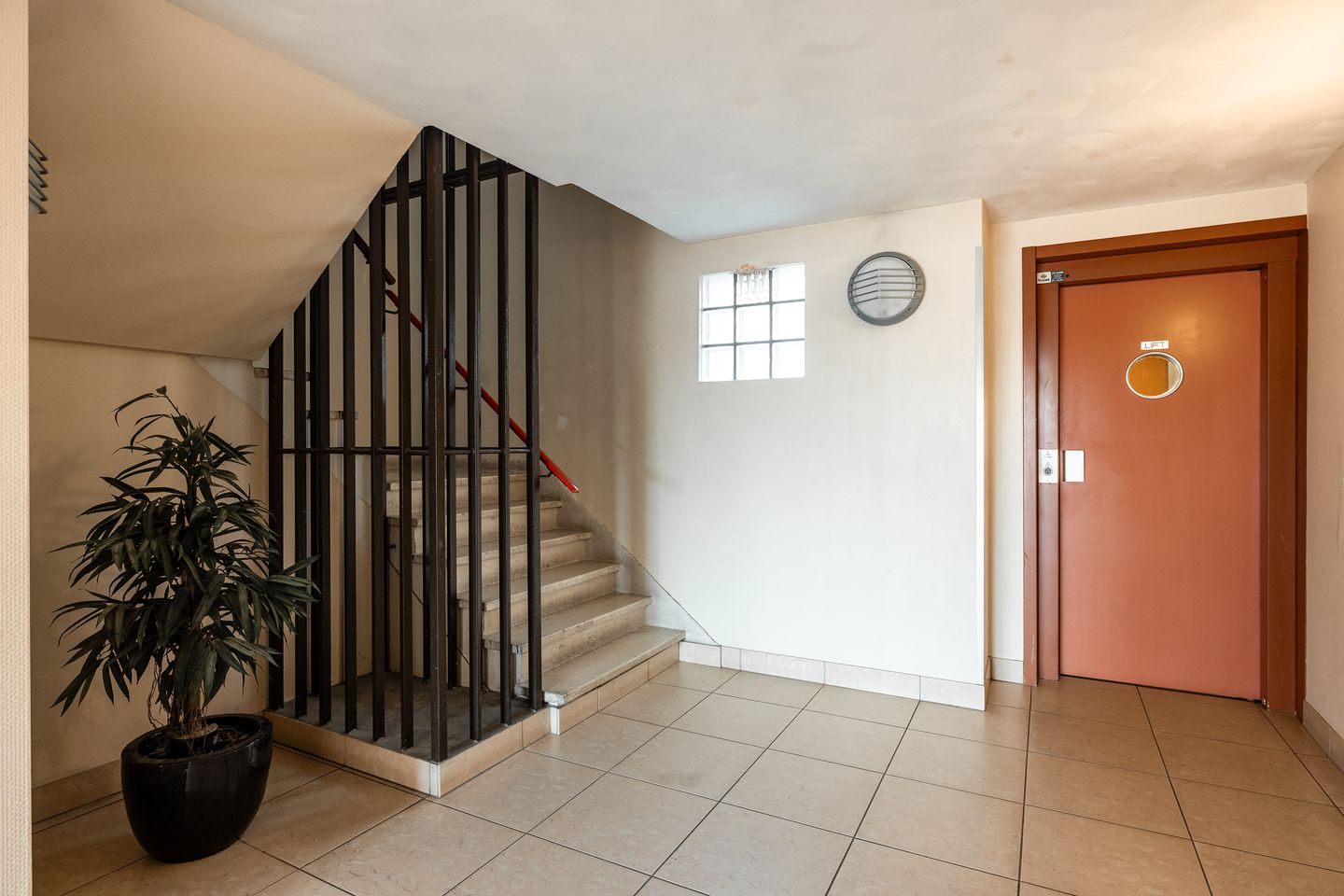 Foto 4 van Burgemeester van Alphenstraat 55-F2