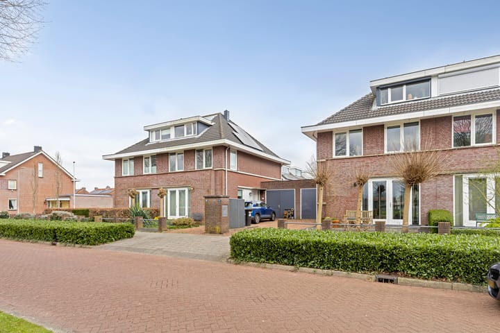 Photo 6 of Menno van Coehoornsingel 16