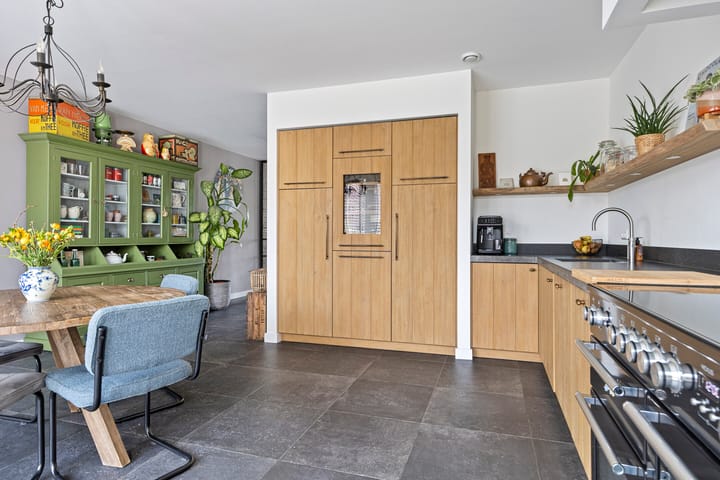 Photo 14 of Menno van Coehoornsingel 16