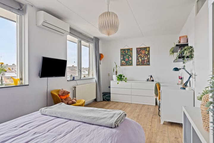 Photo 19 of Menno van Coehoornsingel 16