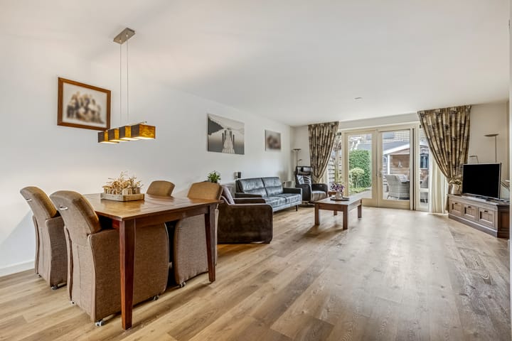 Foto 6 van De Weide 12