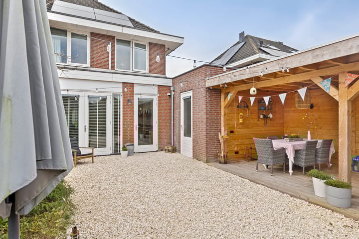 Photo 32 of Menno van Coehoornsingel 16