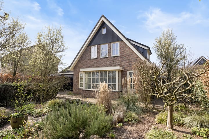 Foto 1 van Huttenstraat 22