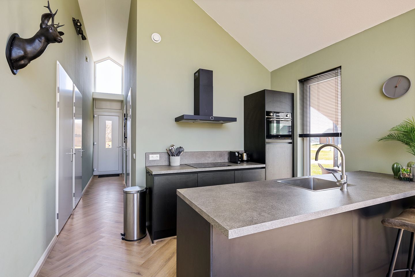 Foto 14 van Zuidlaarderweg 37-135