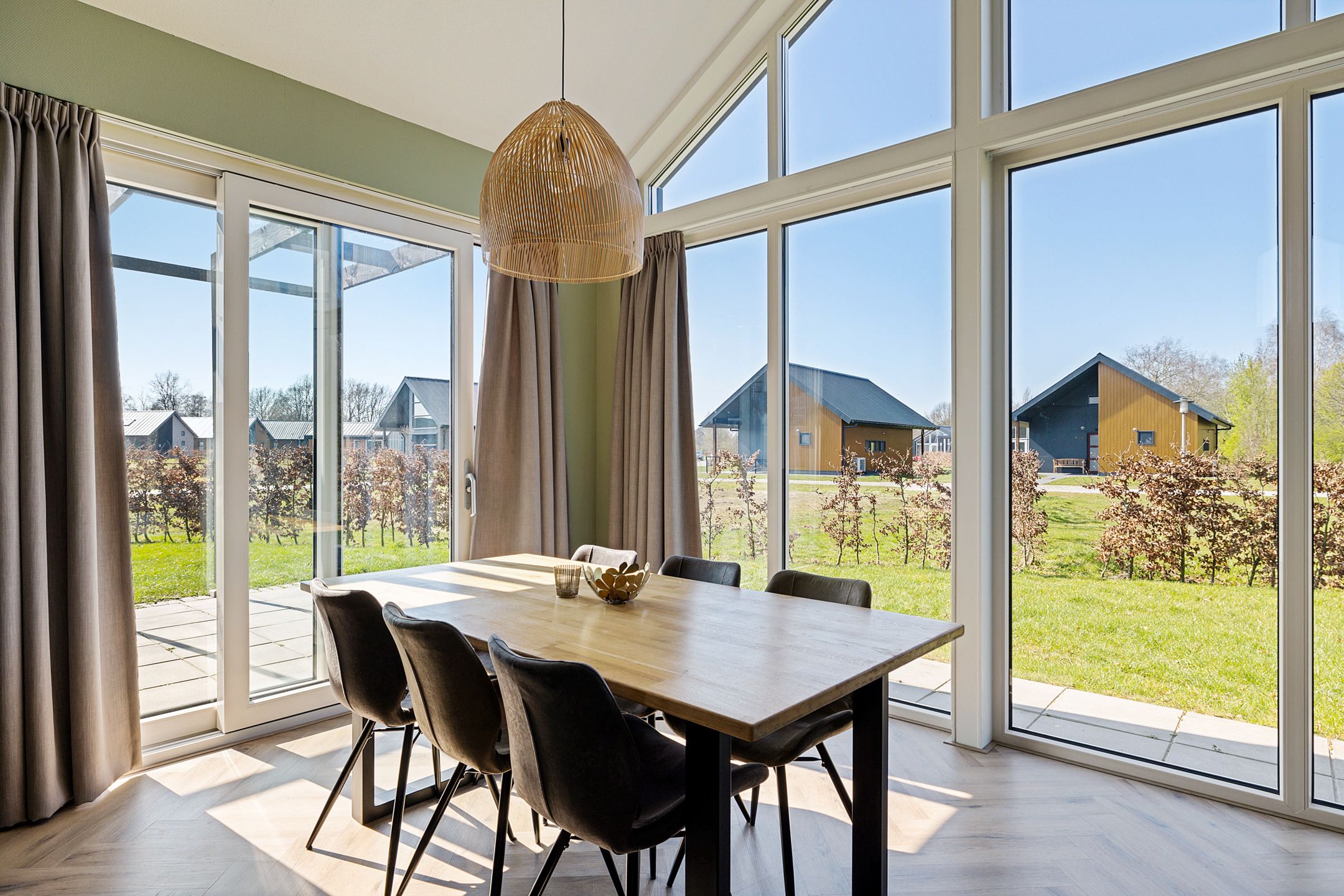 Foto 15 van Zuidlaarderweg 37-135