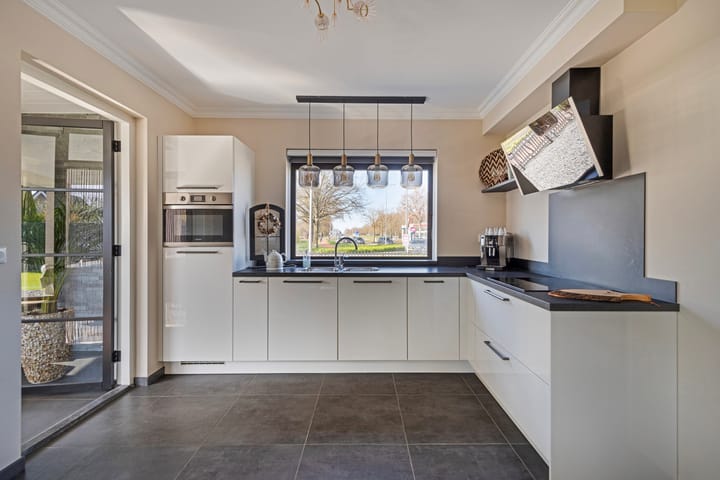 Photo 10 of Poppestraat 133