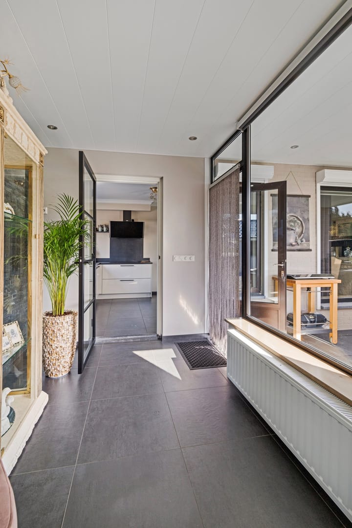 Photo 12 of Poppestraat 133