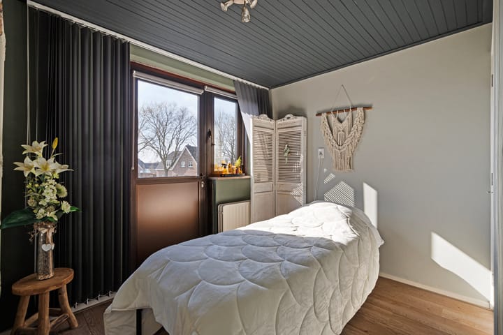 Photo 21 of Poppestraat 133