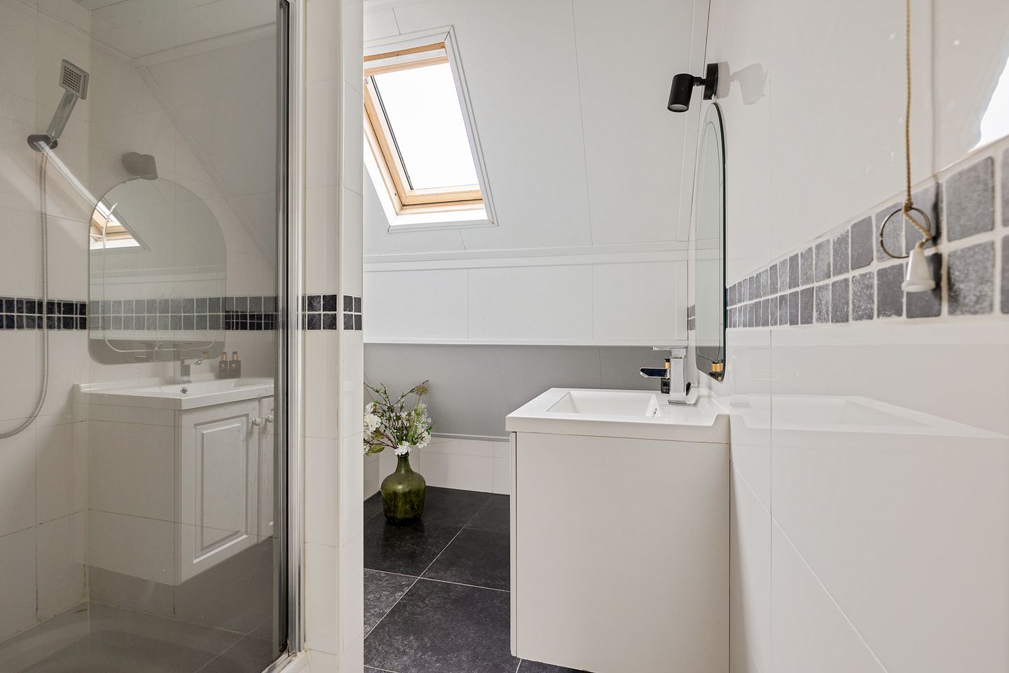 Photo 19 of Anker 57