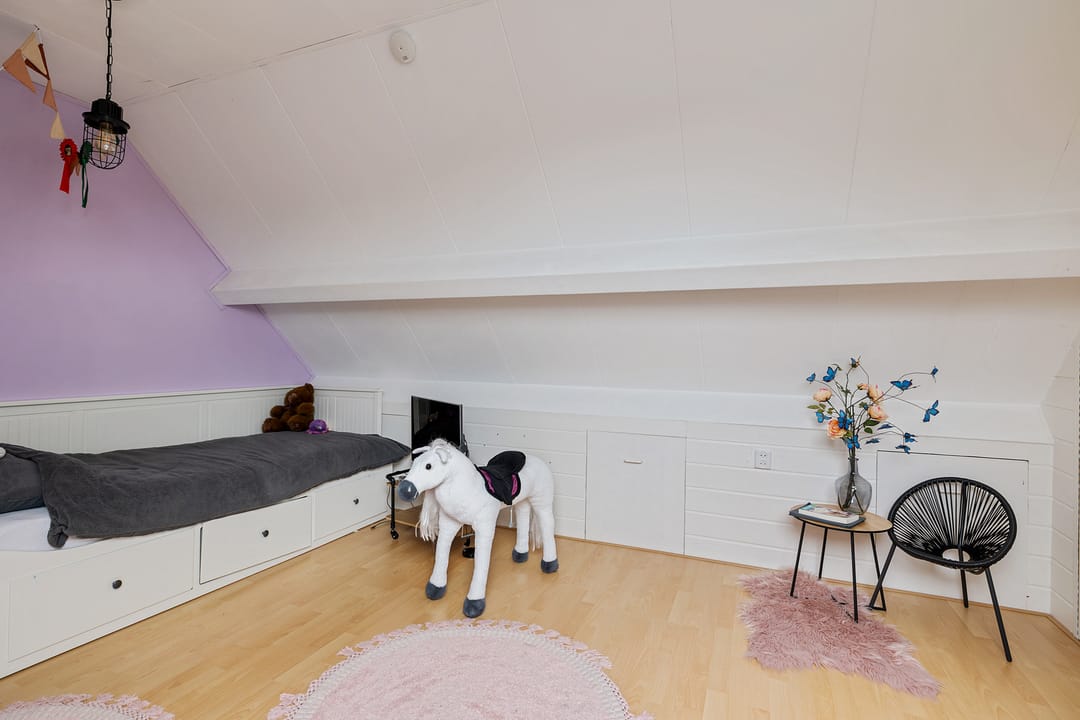 Photo 22 of Anker 57