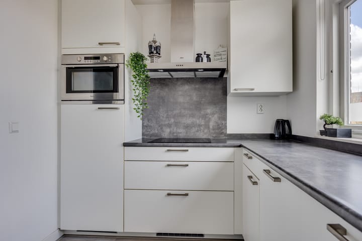 Photo 8 of Huzarenstraat 55