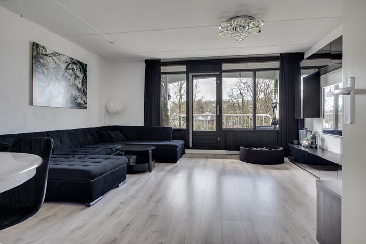 Photo 9 of Huzarenstraat 55