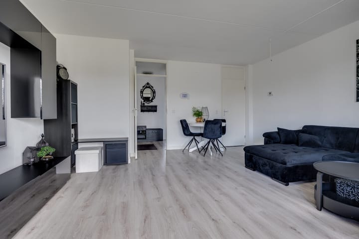 Photo 14 of Huzarenstraat 55