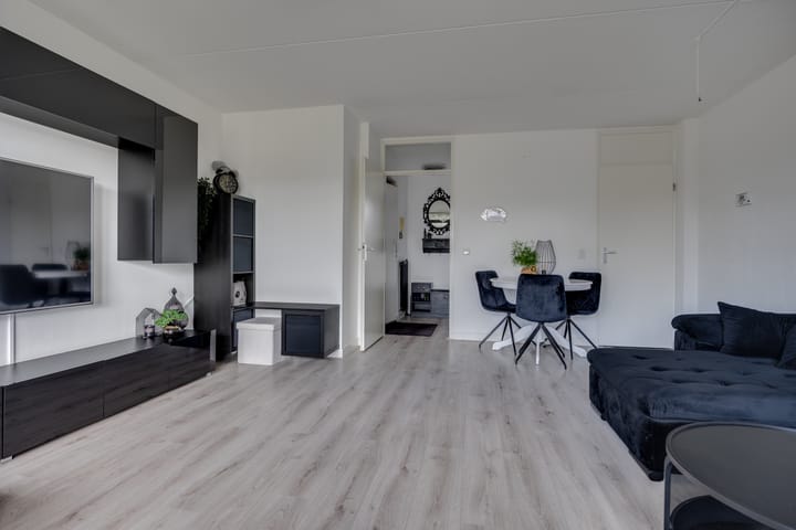 Photo 15 of Huzarenstraat 55